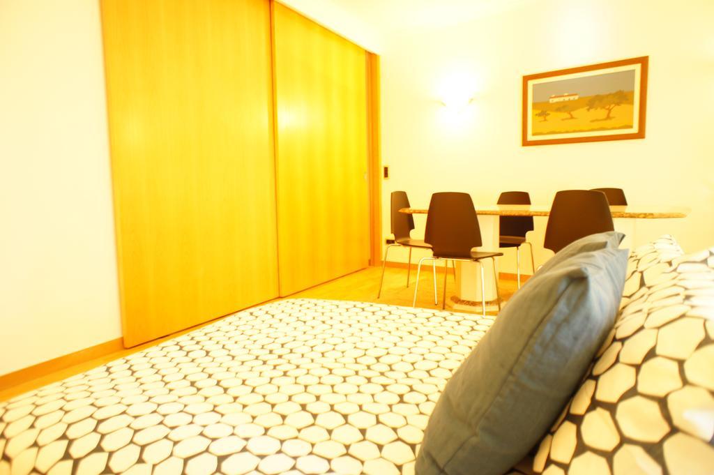 Modern Apartment Near The Bridge リスボン エクステリア 写真