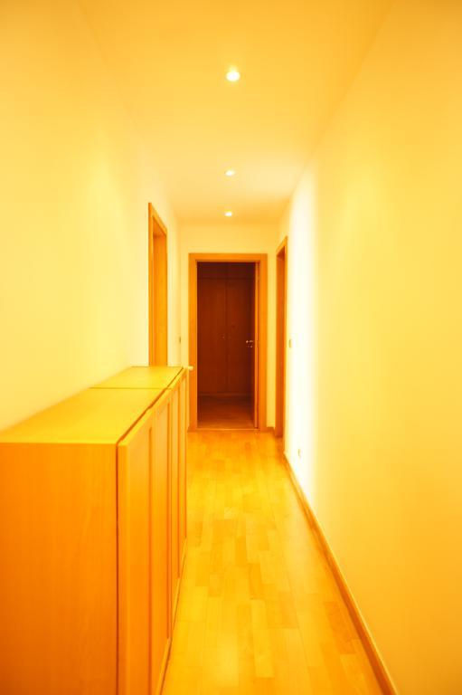 Modern Apartment Near The Bridge リスボン エクステリア 写真