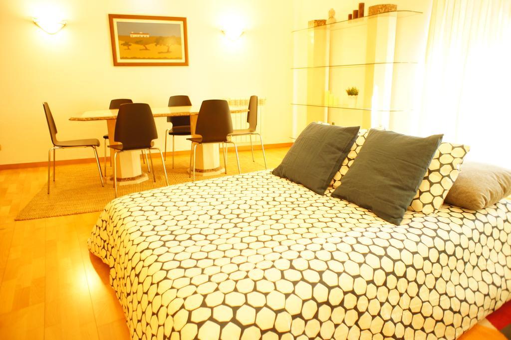 Modern Apartment Near The Bridge リスボン エクステリア 写真