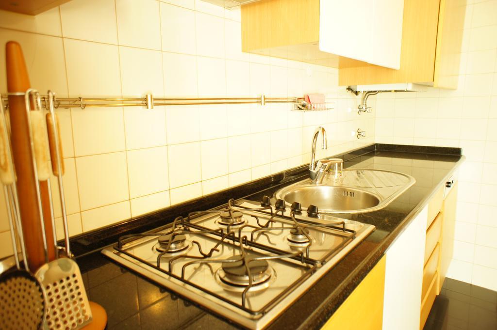Modern Apartment Near The Bridge リスボン エクステリア 写真