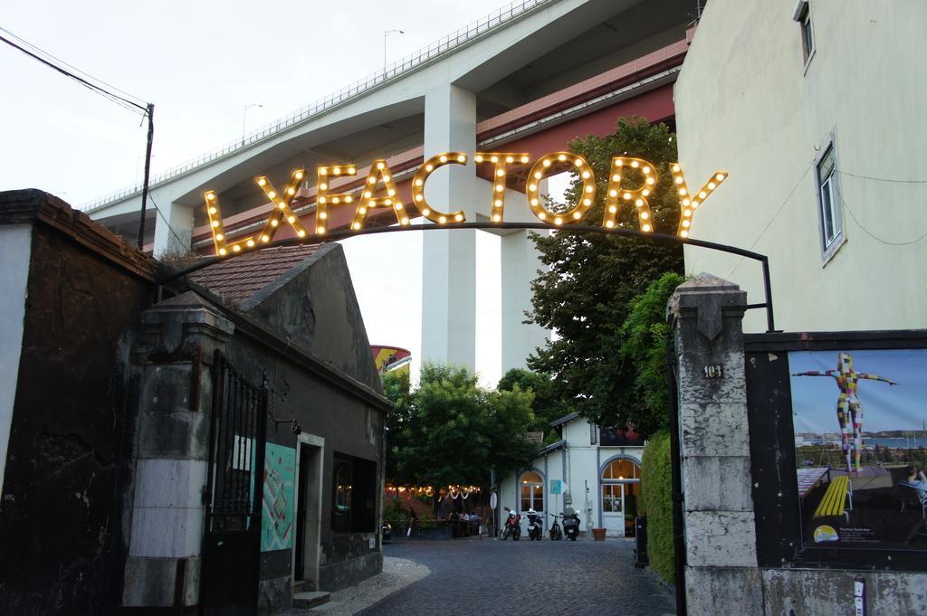 Modern Apartment Near The Bridge リスボン エクステリア 写真