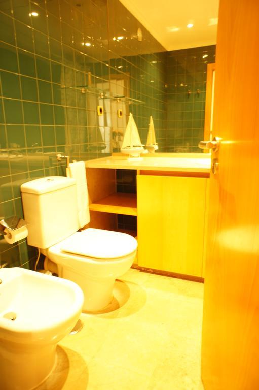 Modern Apartment Near The Bridge リスボン エクステリア 写真