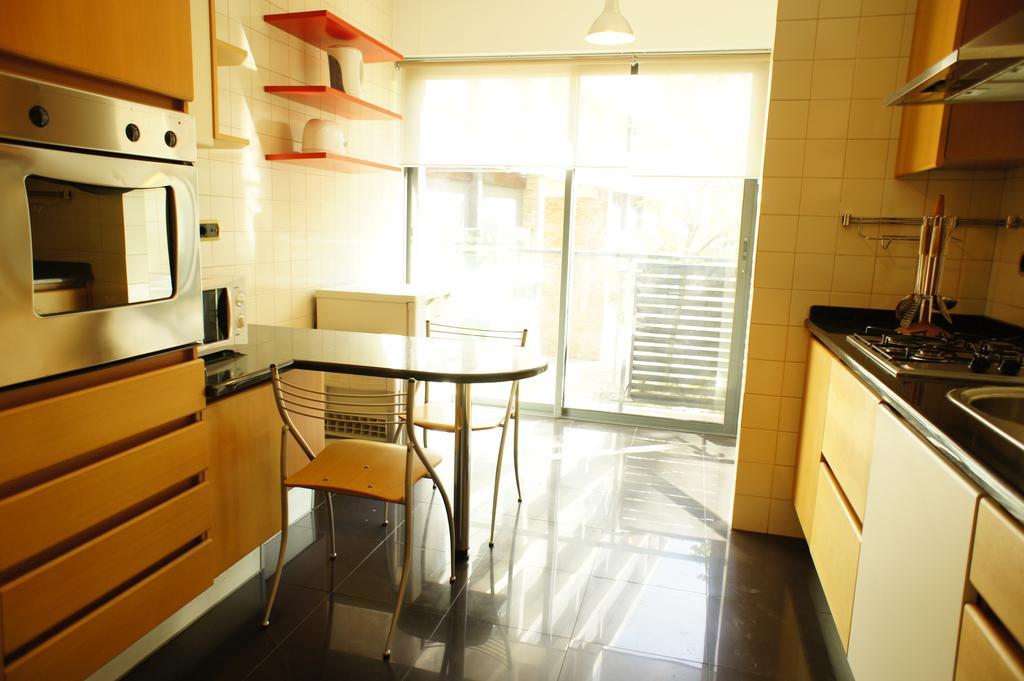 Modern Apartment Near The Bridge リスボン エクステリア 写真